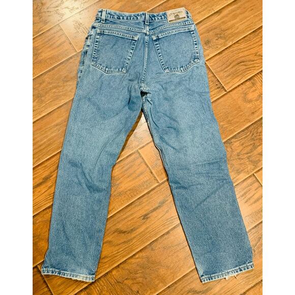 St Johns Bay Womens Jeans 12P Petite Light Wash Relaxed Fit Straight Leg Mom - Picture 2 of 10